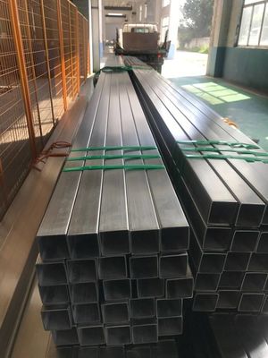 304 Stainless Steel Polished Rectangular Tubing - Premium Quality for Durable Applications.